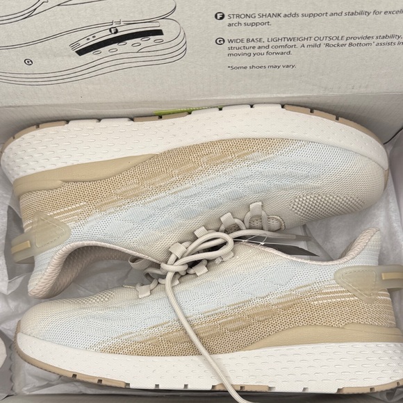 Drew Shoes - DREW Women’s ‘Bestie’ Athletic/Walking Shoe size 7.5 2E XW
